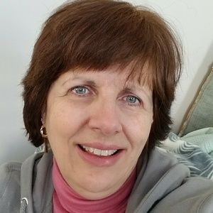 Meet your Posher, Adrienne